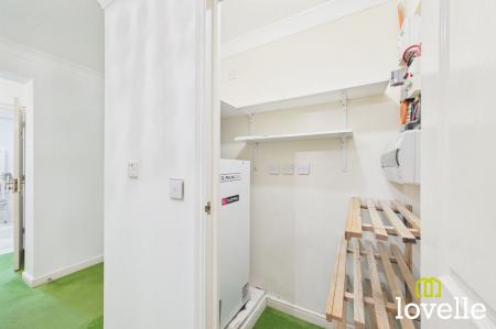 2 bedroom Flat for sale in Newgate Street, Shardeloes Court Newgate Street, HU16