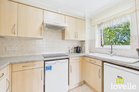 2 bedroom Flat for sale in Newgate Street, Shardeloes Court Newgate Street, HU16