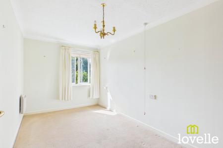 2 bedroom Flat for sale in Newgate Street, Shardeloes Court Newgate Street, HU16