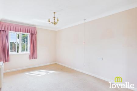 2 bedroom Flat for sale in Newgate Street, Shardeloes Court Newgate Street, HU16