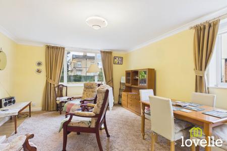 2 bedroom Flat for sale in South Street, Cottingham, HU16