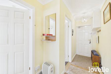 2 bedroom Flat for sale in South Street, Cottingham, HU16