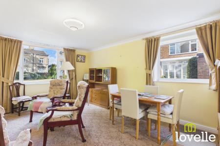 2 bedroom Flat for sale in South Street, Cottingham, HU16
