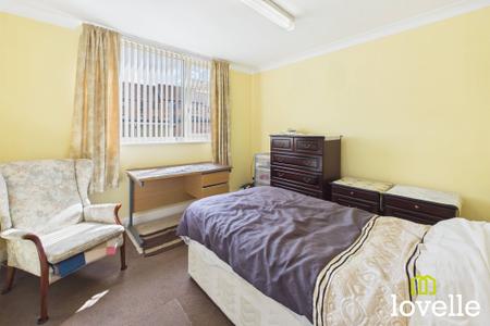 2 bedroom Flat for sale in South Street, Cottingham, HU16