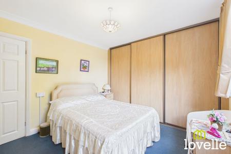 2 bedroom Flat for sale in South Street, Cottingham, HU16