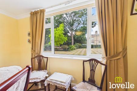 2 bedroom Flat for sale in South Street, Cottingham, HU16