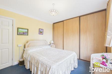 2 bedroom Flat for sale in South Street, Cottingham, HU16