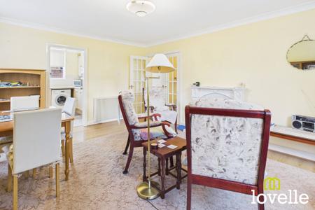 2 bedroom Flat for sale in South Street, Cottingham, HU16