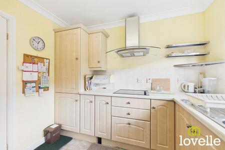 2 bedroom Flat for sale in South Street, Cottingham, HU16