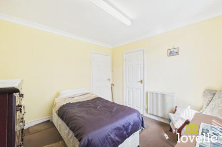 2 bedroom Flat for sale in South Street, Cottingham, HU16