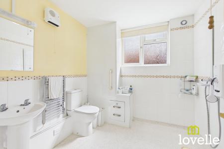 2 bedroom Flat for sale in South Street, Cottingham, HU16