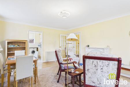 2 bedroom Flat for sale in South Street, Cottingham, HU16