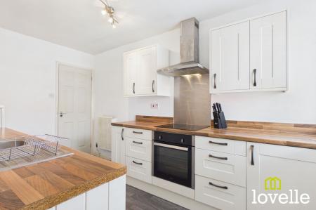 2 bedroom Flat for sale in Elm Tree Court, Cottingham, HU16