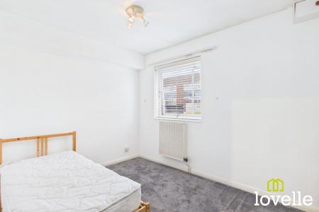 2 bedroom Flat for sale in Elm Tree Court, Cottingham, HU16