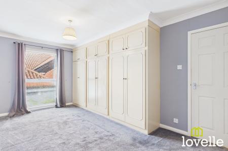 2 bedroom Flat for sale in Elm Tree Court, Cottingham, HU16
