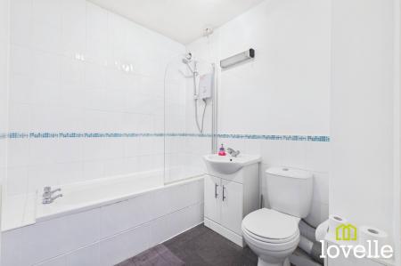 2 bedroom Flat for sale in Elm Tree Court, Cottingham, HU16