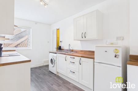 2 bedroom Flat for sale in Elm Tree Court, Cottingham, HU16