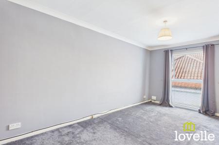 2 bedroom Flat for sale in Elm Tree Court, Cottingham, HU16
