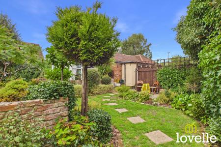 3 bedroom Detached bungalow for sale in Middledyke Lane, Cottingham, HU16