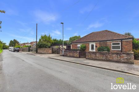 3 bedroom Detached bungalow for sale in Middledyke Lane, Cottingham, HU16