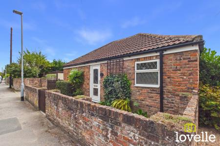 3 bedroom Detached bungalow for sale in Middledyke Lane, Cottingham, HU16