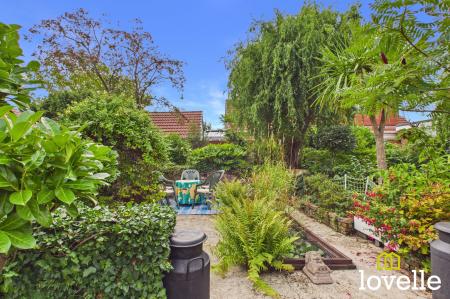 3 bedroom Detached bungalow for sale in Middledyke Lane, Cottingham, HU16