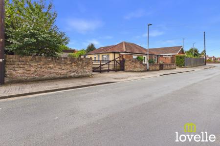 3 bedroom Detached bungalow for sale in Middledyke Lane, Cottingham, HU16