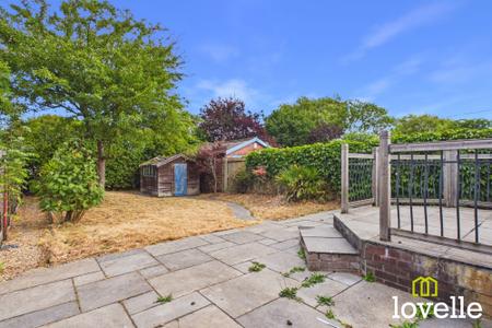 3 bedroom Detached bungalow for sale in New Village Road, Cottingham, HU16