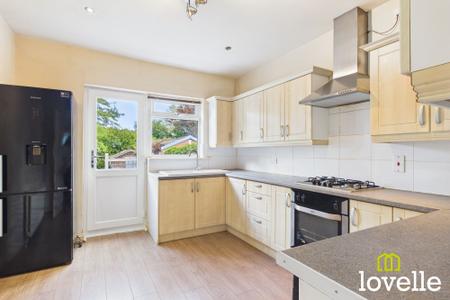 3 bedroom Detached bungalow for sale in New Village Road, Cottingham, HU16