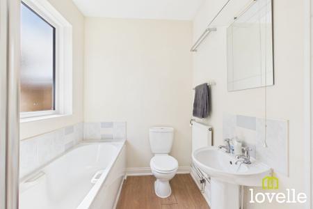 3 bedroom Detached bungalow for sale in New Village Road, Cottingham, HU16