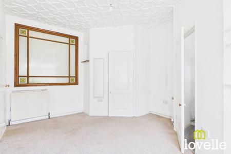 1 bedroom Ground floor flat for sale in Dunswell Road, Cottingham, HU16
