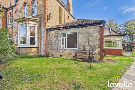 1 bedroom Ground floor flat for sale in Dunswell Road, Cottingham, HU16