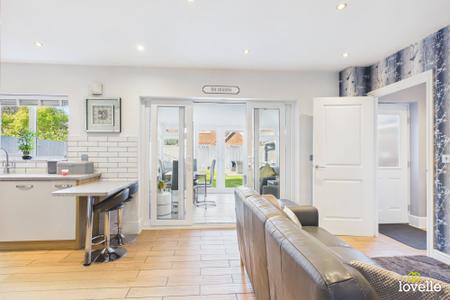 4 bedroom Detached house for sale in Whitsun Grove, Cottingham, HU16