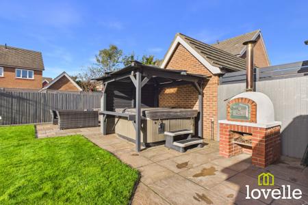 4 bedroom Detached house for sale in Whitsun Grove, Cottingham, HU16