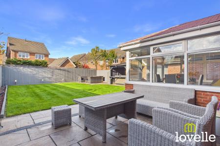 4 bedroom Detached house for sale in Whitsun Grove, Cottingham, HU16