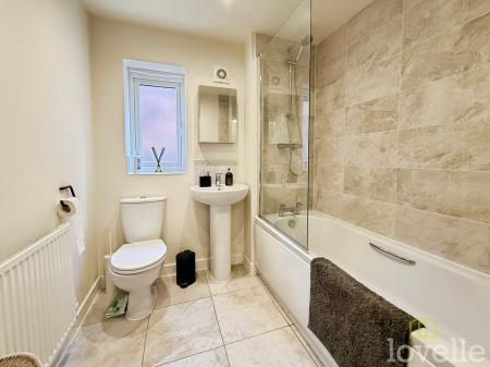 3 bedroom Semi-detached house for sale in Foxby Mews, Gainsborough, DN21