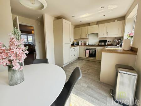 3 bedroom Semi-detached house for sale in Foxby Mews, Gainsborough, DN21