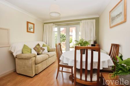 4 bedroom Detached house for sale in Front Street, East Stockwith, DN21