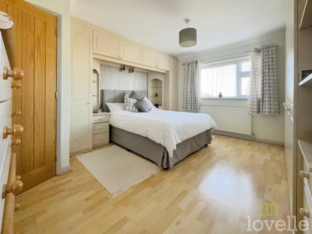 4 bedroom Detached house for sale in Front Street, East Stockwith, DN21