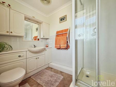 4 bedroom Detached house for sale in Front Street, East Stockwith, DN21