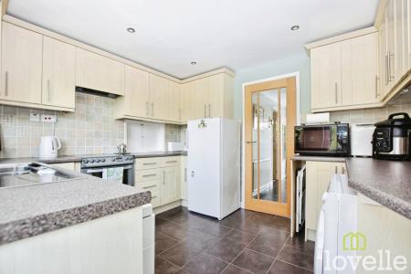 4 bedroom Detached house for sale in Front Street, East Stockwith, DN21