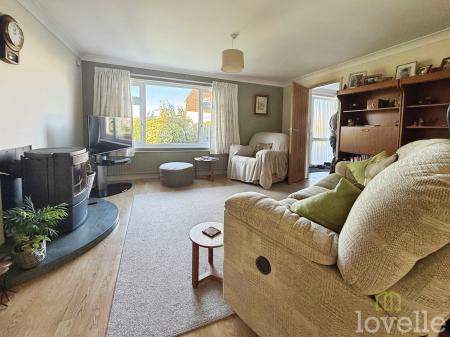 4 bedroom Detached house for sale in Front Street, East Stockwith, DN21