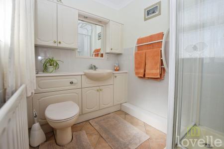 4 bedroom Detached house for sale in Front Street, East Stockwith, DN21