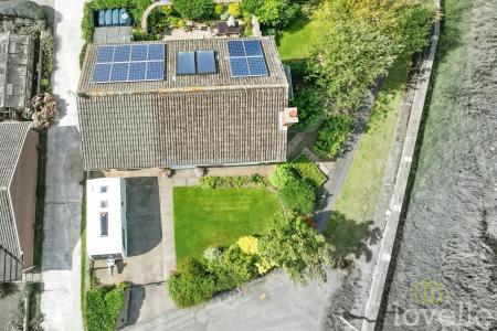 4 bedroom Detached house for sale in Front Street, East Stockwith, DN21