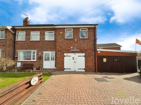 3 bedroom Semi-detached house for sale in High Street, Walkeringham, DN10