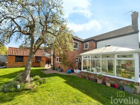 3 bedroom Detached house for sale in High Street. Kexby, Gainsborough, DN21