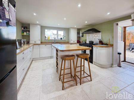 3 bedroom Detached house for sale in High Street. Kexby, Gainsborough, DN21