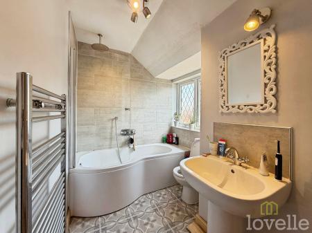 3 bedroom Detached house for sale in High Street. Kexby, Gainsborough, DN21