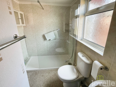 3 bedroom Semi-detached house for sale in Lea Road, Gainsborough, DN21