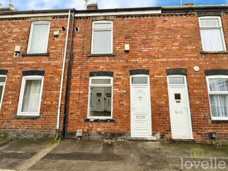 2 bedroom Terraced House for sale in Linden Terrace, Gainsborough, DN21